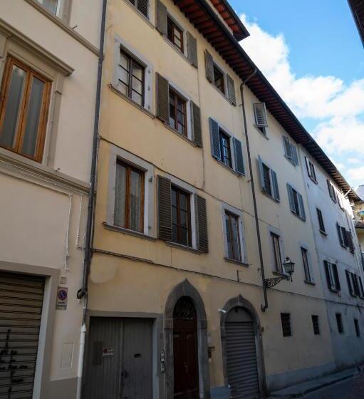 تختخواب و صبحانه Le Stanze Dei Ghibellini