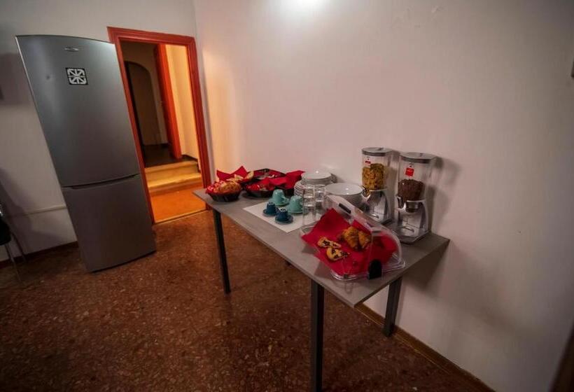 تختخواب و صبحانه Le Stanze Dei Ghibellini