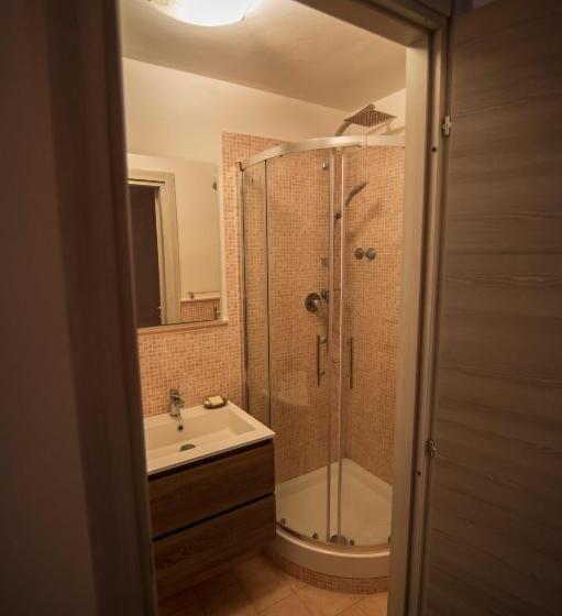 تختخواب و صبحانه Le Stanze Dei Ghibellini