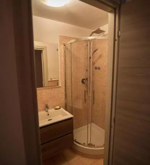 تختخواب و صبحانه Le Stanze Dei Ghibellini