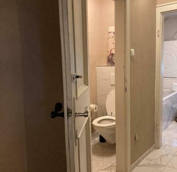 Hotel (c) Zimmer In Einem Bauernhaus