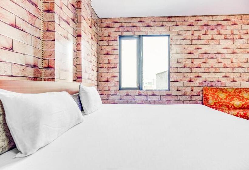 ホテル Spot On 702750 Sunrise