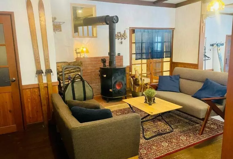تختخواب و صبحانه Guest House Zu Thones Hakuba