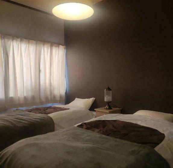 Bed and Breakfast Guest House Zu Thones Hakuba