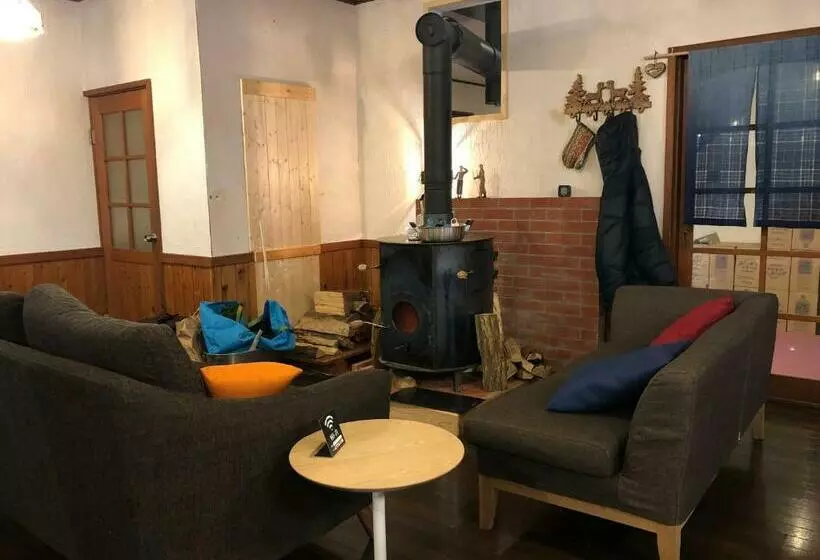 تختخواب و صبحانه Guest House Zu Thones Hakuba
