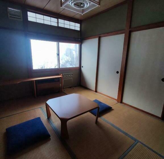 Bed and Breakfast Guest House Zu Thones Hakuba