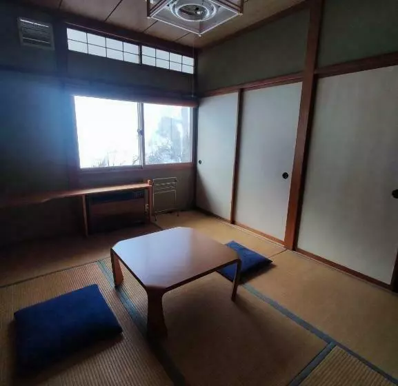 تختخواب و صبحانه Guest House Zu Thones Hakuba