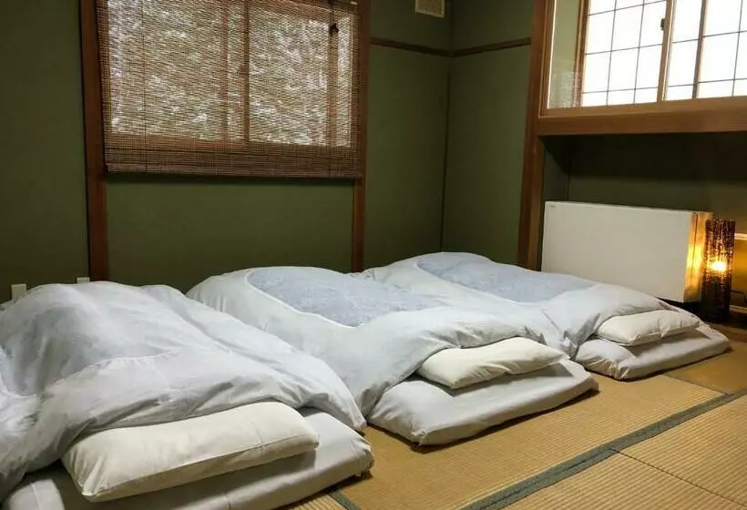 تختخواب و صبحانه Guest House Zu Thones Hakuba