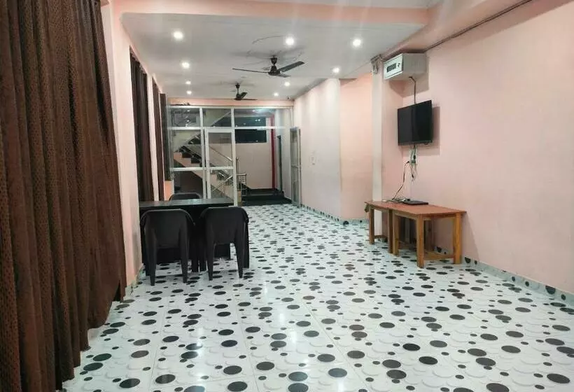 Hotel Dev Inn Ayodhya