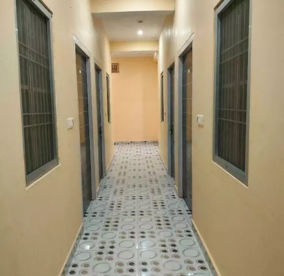 Hotel Dev Inn Ayodhya