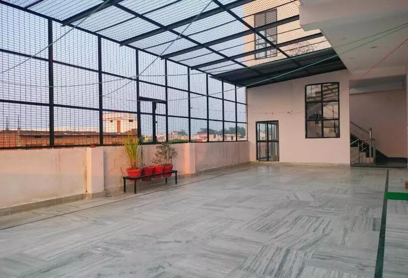 Hotel Dev Inn Ayodhya