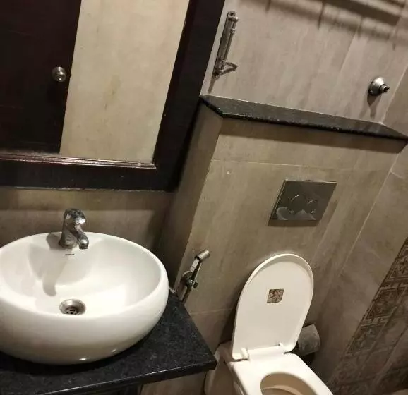 Ashoka Hotel By Wb Inn