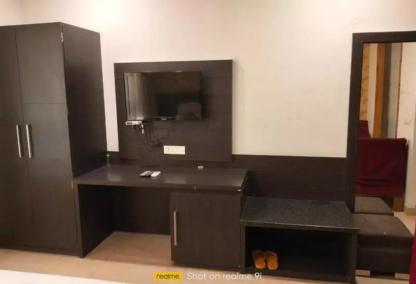 Ashoka Hotel By Wb Inn