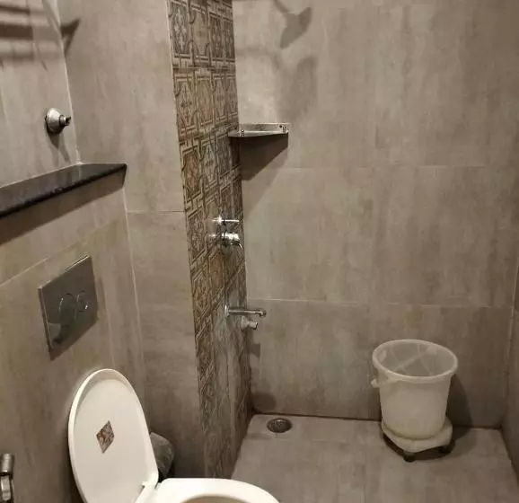 Ashoka Hotel By Wb Inn