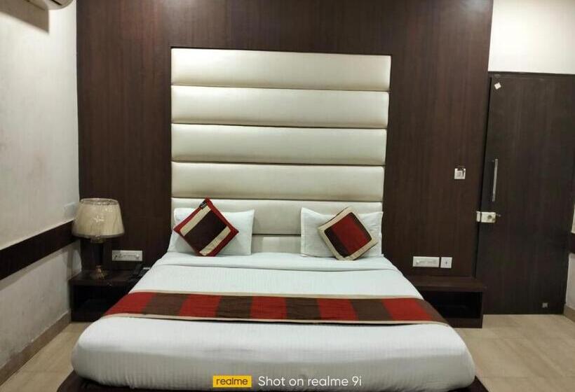 Ashoka Hotel By Wb Inn