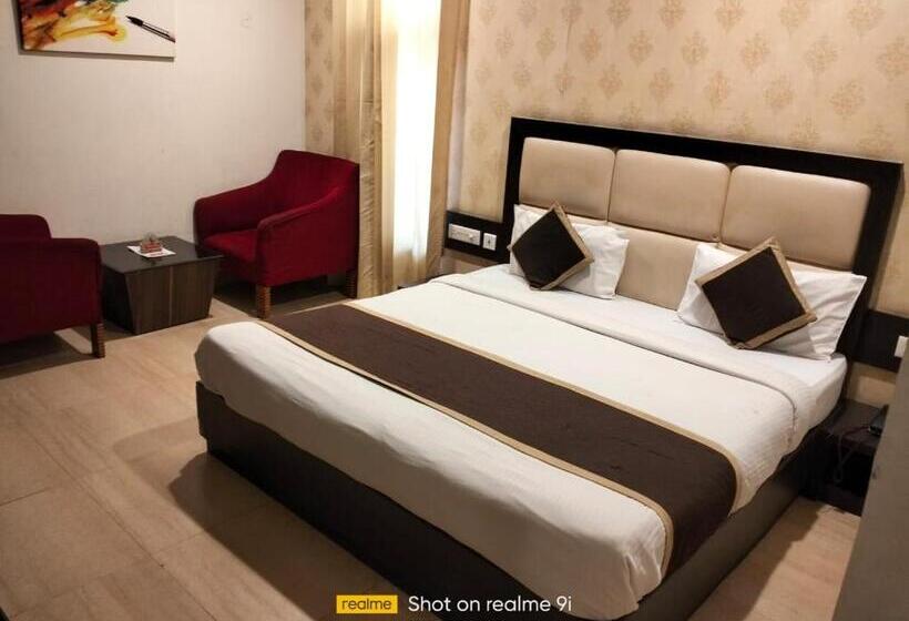 Ashoka Hotel By Wb Inn