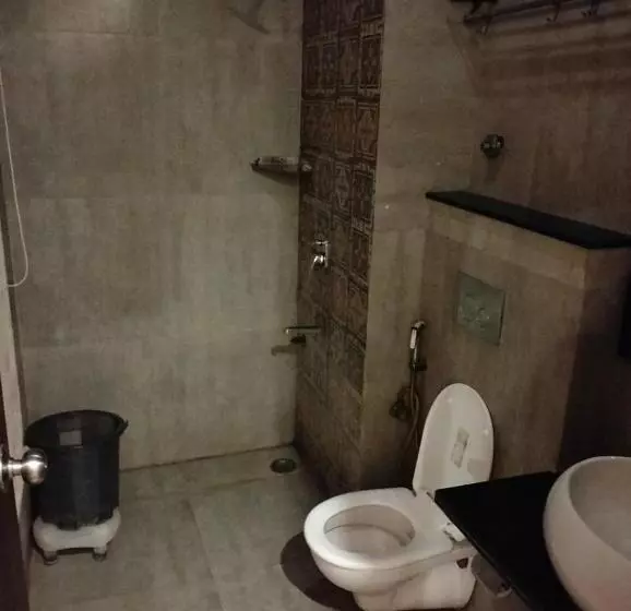 Ashoka Hotel By Wb Inn