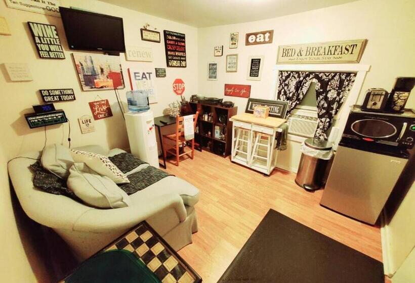 ペンション Room In Guest Room Black White Rm By Yale U