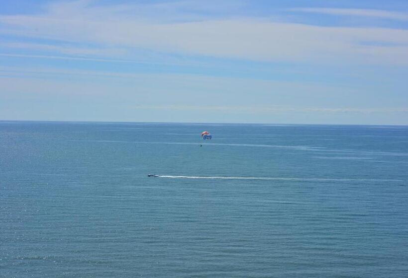 אתר נופש Stunning Ocean Front 2bedroom In Heart Of Myrtle Beach New 50 Smart Tv