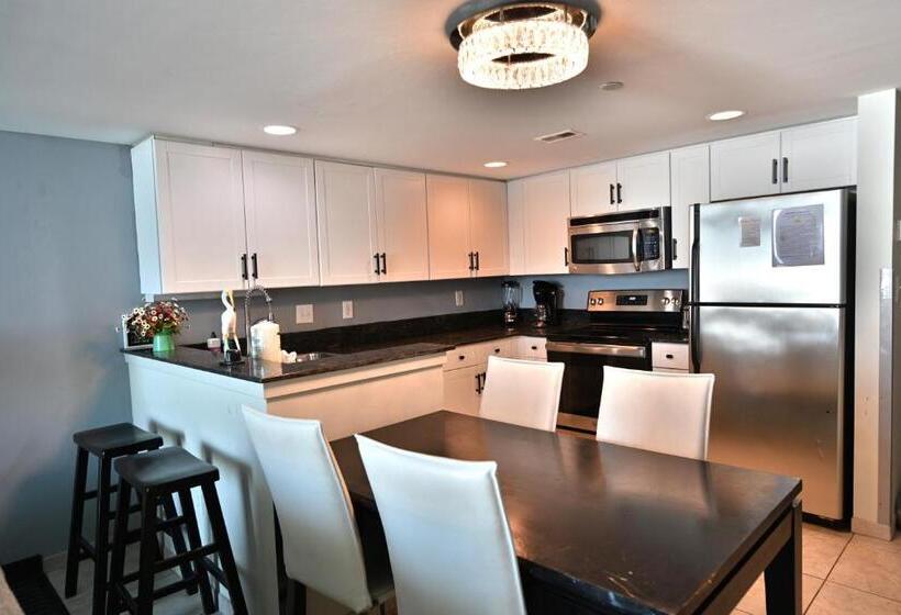 אתר נופש Stunning Ocean Front 2bedroom In Heart Of Myrtle Beach New 50 Smart Tv