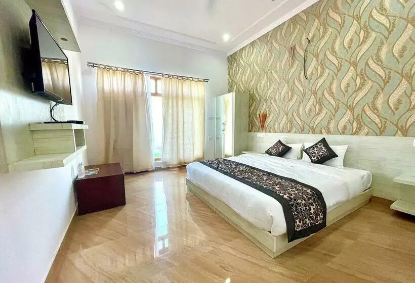 تختخواب و صبحانه La Curcuma Luxury Homestay