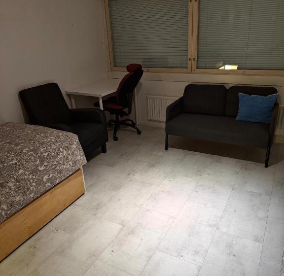 تختخواب و صبحانه Nest Hostel