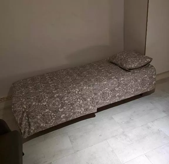 تختخواب و صبحانه Nest Hostel