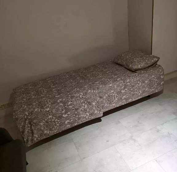 تختخواب و صبحانه Nest Hostel