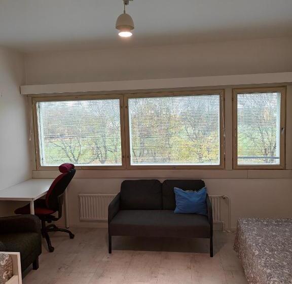 تختخواب و صبحانه Nest Hostel