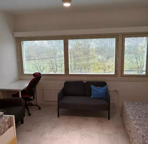 تختخواب و صبحانه Nest Hostel