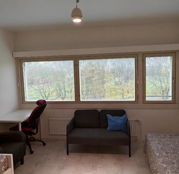 تختخواب و صبحانه Nest Hostel