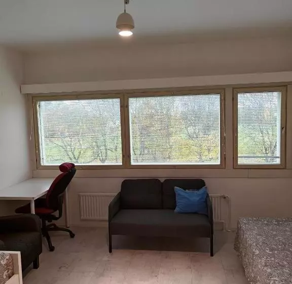 تختخواب و صبحانه Nest Hostel