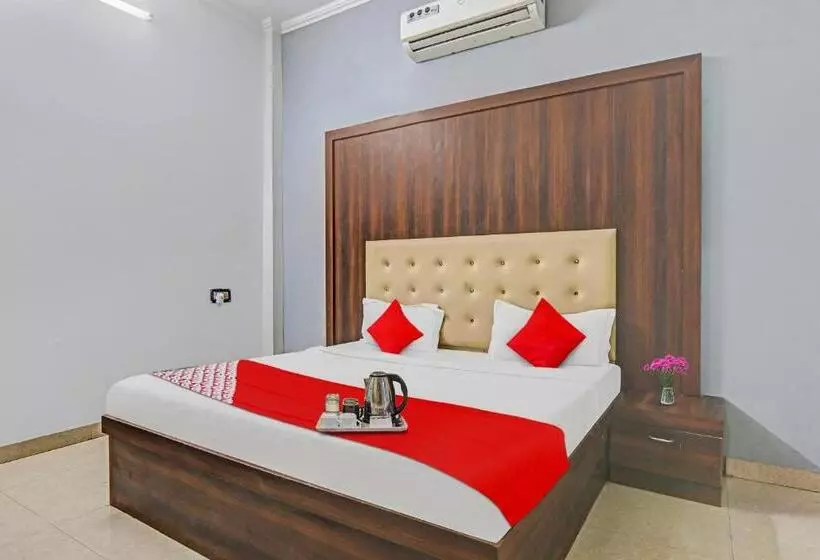 Hotelli Flagship The Cz Inn