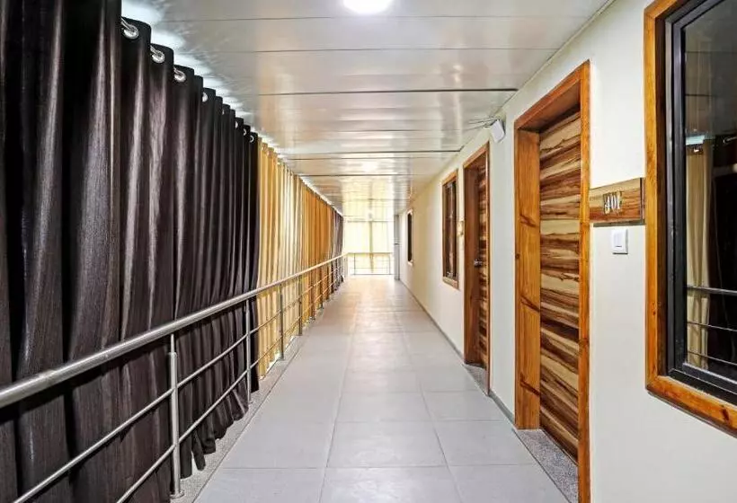 Itsy Hotels Rk Palace