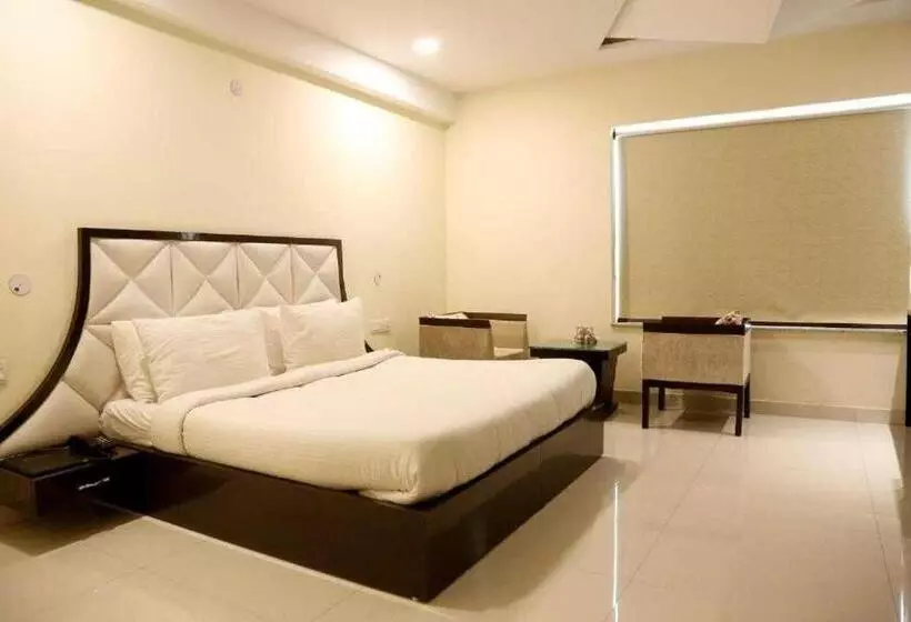 ホテル Oyo 70230  Rajeshwari Plaza