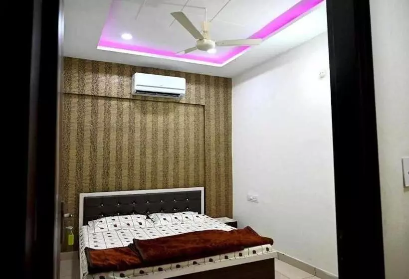 ホテル Oyo 70230  Rajeshwari Plaza