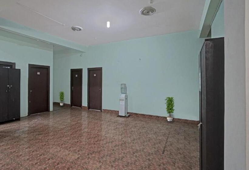 فندق Oyo Flagship 70192 Shakun Palace