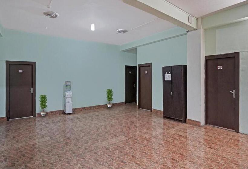 فندق Oyo Flagship 70192 Shakun Palace