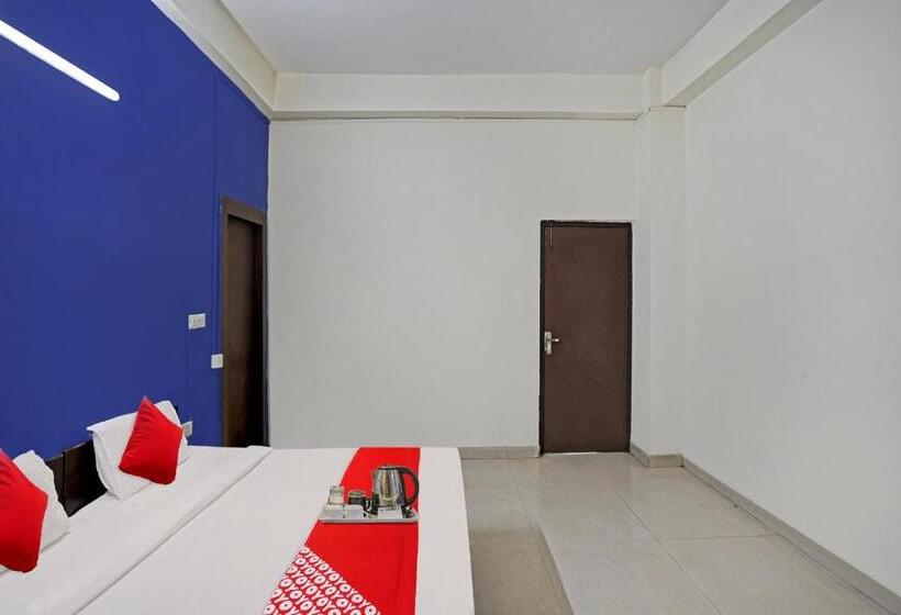 فندق Oyo Flagship 70192 Shakun Palace