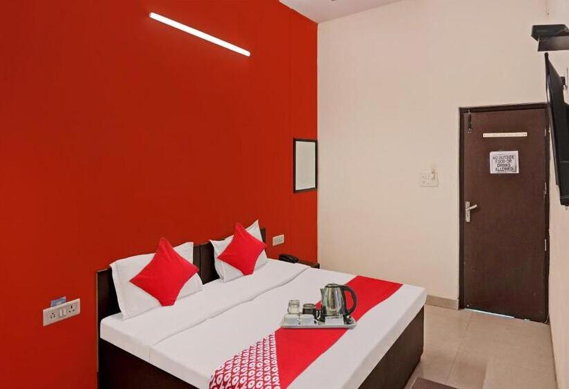 فندق Oyo Flagship 70192 Shakun Palace