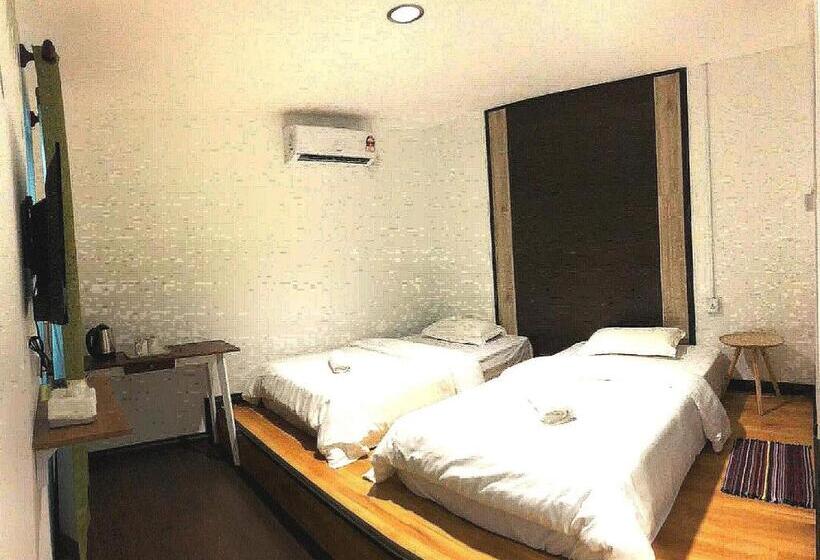 호텔 Oyo Home 90667 Chen Room Bs