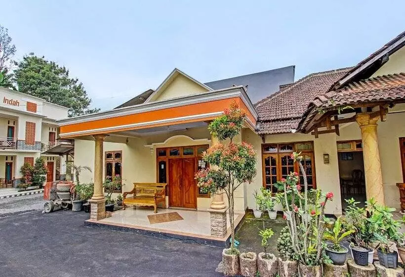 Spot On 91850 Hotel Citra Indah