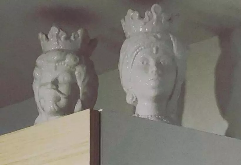 Narciso Katane Suites