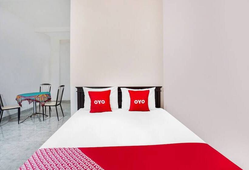 호텔 Tutus Homestay Syariah Redpartner