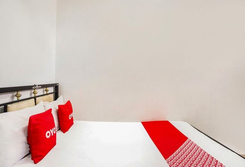 호텔 Tutus Homestay Syariah Redpartner