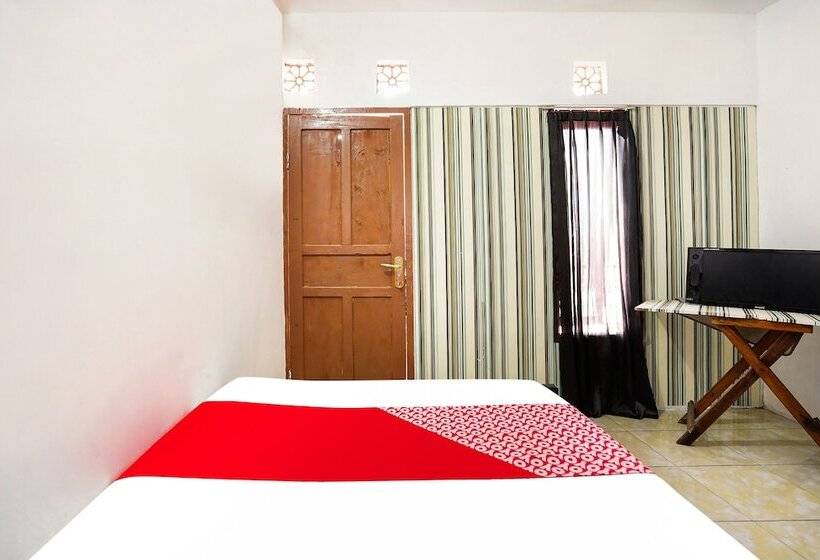 호텔 Tutus Homestay Syariah Redpartner