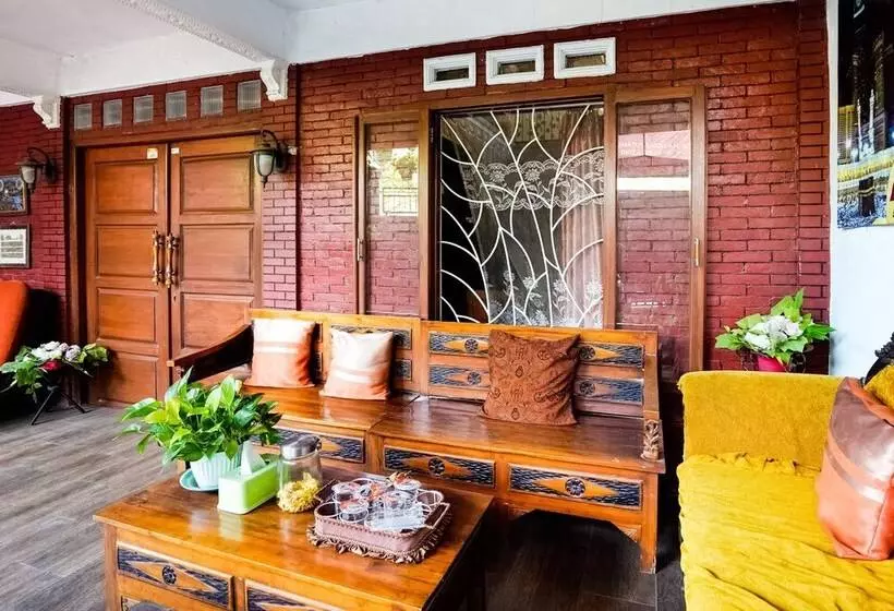 ホテル Tutus Homestay Syariah Redpartner
