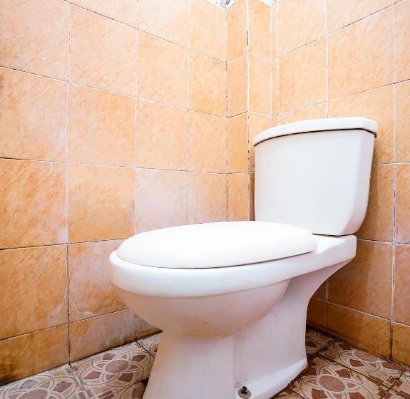 호텔 Tutus Homestay Syariah Redpartner