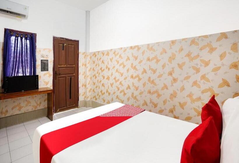 호텔 Tutus Homestay Syariah Redpartner