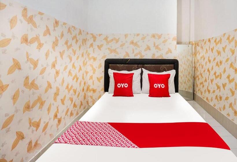 호텔 Tutus Homestay Syariah Redpartner